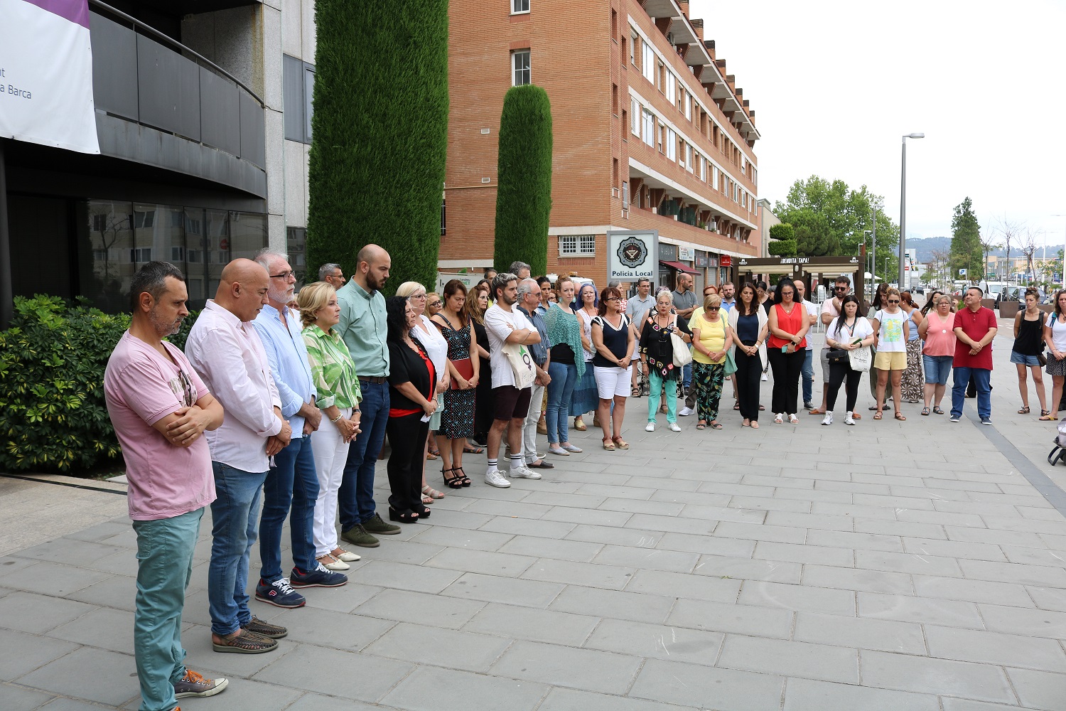 Minut de silenci a Sant Andreu de la Barca per l'assassinat masclista d'una dona a Salou