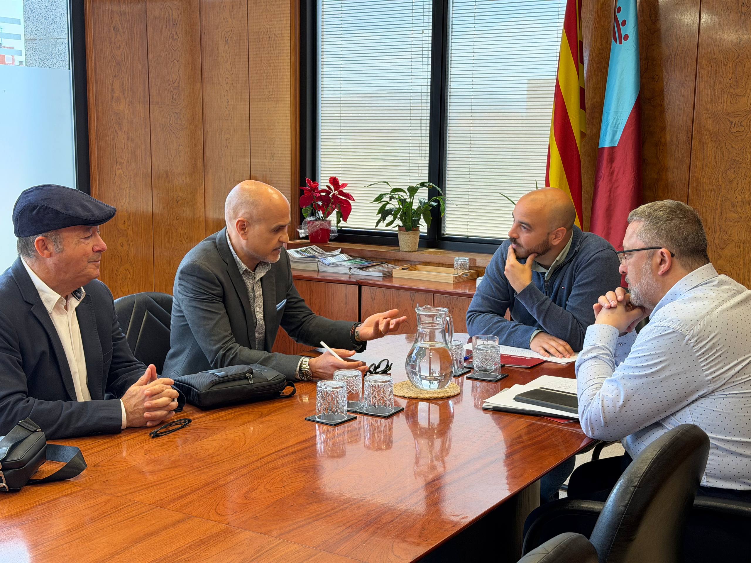 Imatge de la notícia: Els ajuntaments de Sant Andreu de la Barca i Castellví de Rosanes reforcen la col·laboració en una trobada institucional